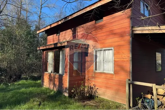 Venta De Terreno Con 2 Cabañas En Pucón