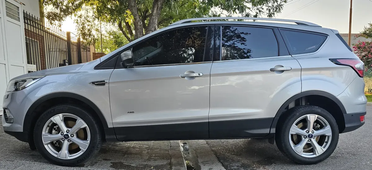 Ford Kuga 2.0 Titanium535859985363118083