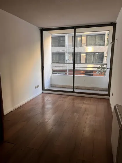 Arriendo Departamento 2 Dormitorios 1 Baño Metro Santa Ana