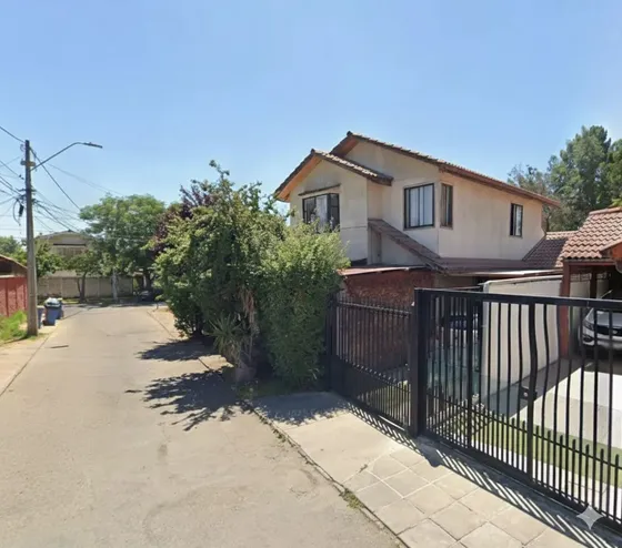 Casa Familiar En Atractivo Barrio - Villa Quinchamalí