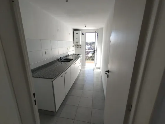 En Alquiler Departamento De 2 Ambientes En 5to Piso Al Frente Amplio Balcon  50m2 F: 5044