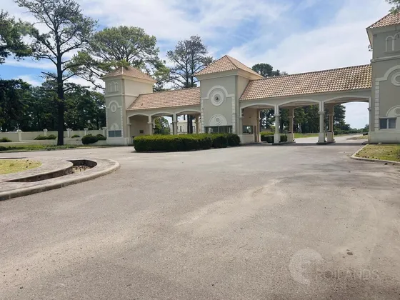 Venta Terreno / Lote De 1500 Mts2, En Pinares Country Club