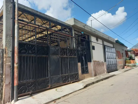 Casa En Naguanagua, Prolongación Av. Valmore Rodríguez.    Plc-1013