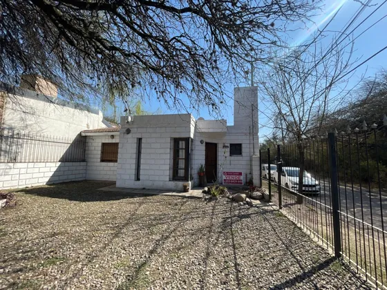 Appto Bancor! Saldán. Frente A Avenida Principal. Casa En Venta De 2 Dormitorios Y Cochera