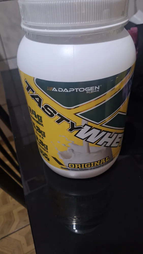 Foto real de embalagem de Tasty Whey 3w Gourmet Adaptogen tirada por usuário