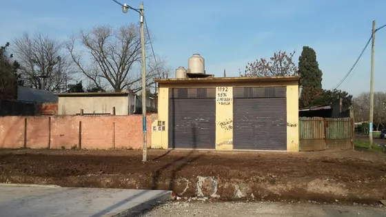 Ideal Local Esquina Supermercado U Otro Rubro - Transitado Cerca Nueva Autopista