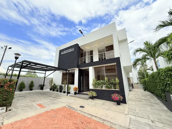 Casa Campestre En Venta En Condominio Casa Loma. Cod V1542