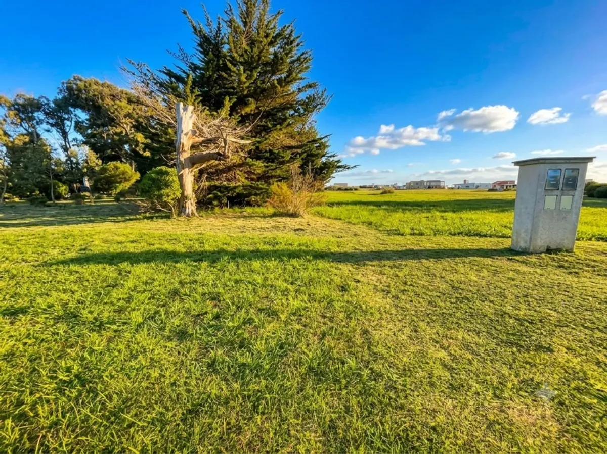 Sale of an Excellent Lot at Miramar Link Golf