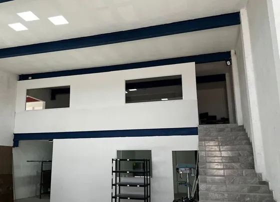 Venta De Bodega Con Inquilino En Corregidora