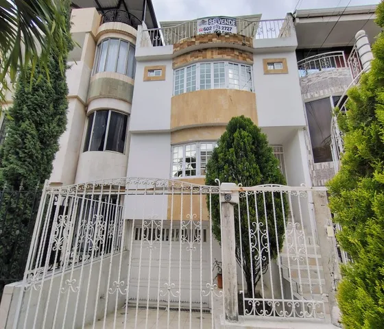 Vendo Exclusiva Casa En El Barrio Caney De Cali