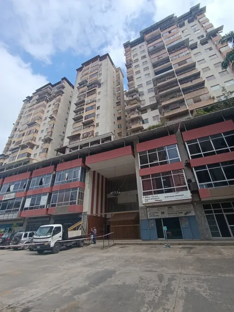 Venta De Local En Pb, A Pie De Calle En La Av. Bolívar De Los Teques