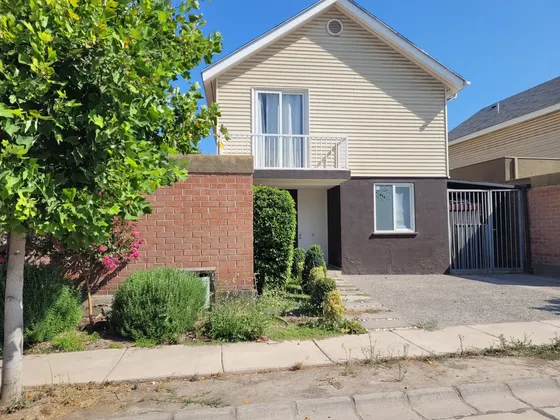 Amplia Y Buena Conectividad En Condominio Consolidado