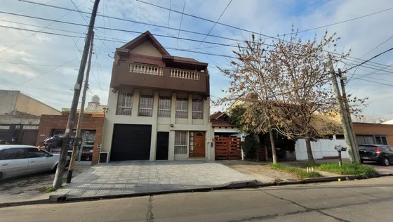 Venta Deposito Gerli Con Casa 4 Ambientes 
