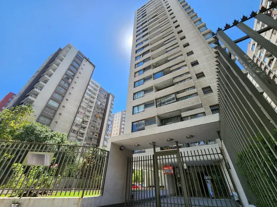 Vive En Altura Con Estilo Y Confort En Excelente Barrio | 69