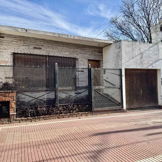 Venta Casa Tres Ambientes En Dock Sud Lote