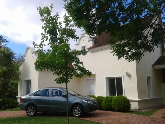 Chalet En Alquiler En Barrio Cerrado El Resuello - Moreno