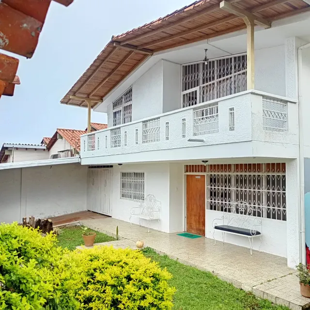 Casa Quinta En Venta Altos De Pirineos San Cristóbal / Mg055
