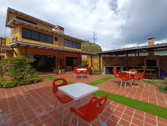 Casa En Venta Urb Los Robles 1317m2 De Terreno El Hatillo Caracas