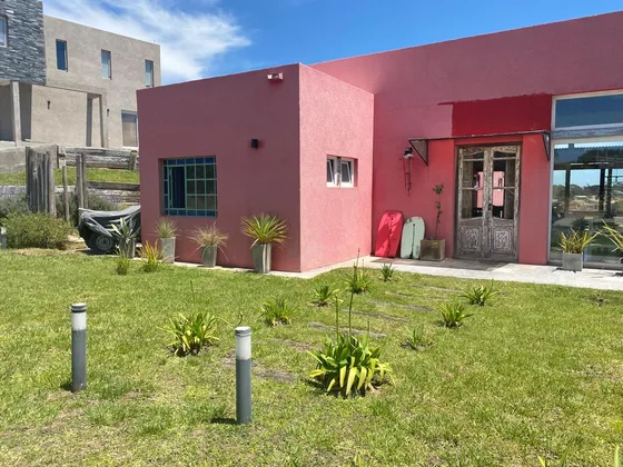 Casa En Venta - 4 Dormitorios 3 Baños - 130mts2 - Costa Esmeralda  