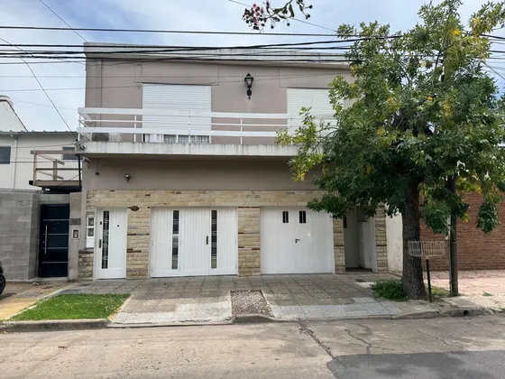 Venta Ph Casa C/jardin Y Depto 4 Amb. C/ Terraza, Haedo