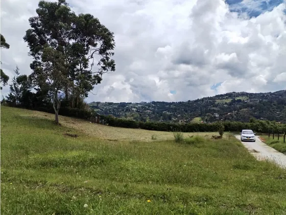 Lote En Parcelación En La Mejía, Guarne  2.000m² Con Vista Y Acceso