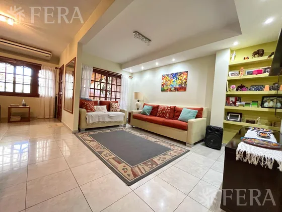 Venta Ph 4 Ambientes Con Fondo Con Piscina En Bernal