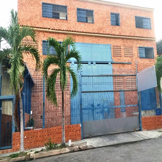 Se Alquilan Oficinas  Complejo Industrial Los Jarales  San Diego. Minerva K