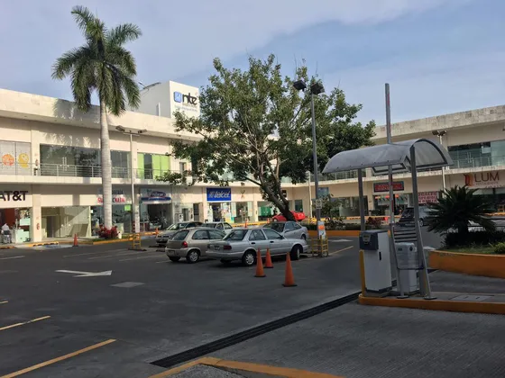 Local En Renta En Plaza Comercial. Jardín Tetela, Cuernavaca