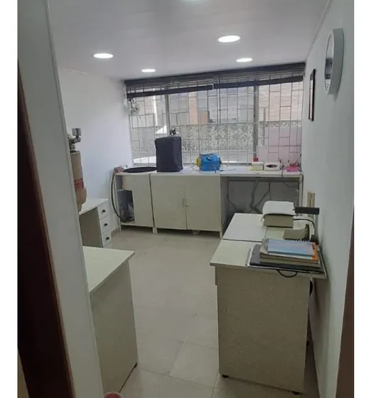 Vendo Oficina / Consultorio Frente Al Centro Comercial Unicentro