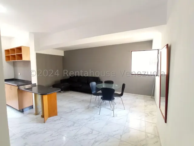 Ms Apartamento En Venta En Trigaleña Alta Ideal Para Inversionistas, Cuenta Con 85 Mtrs, 3 Habitaciones Y 2 Baños, Cocina Conservada En Granito, Equipada E Incluye Lavadora Y Secadora. La 