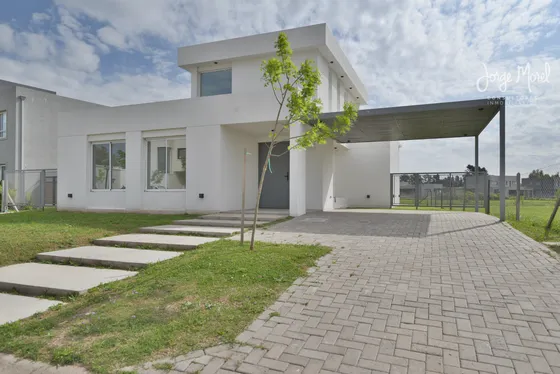 Casa Interno Al Verde #100-200 - Pilar Del Este - Santa Lucia - 163m2 #id 17785