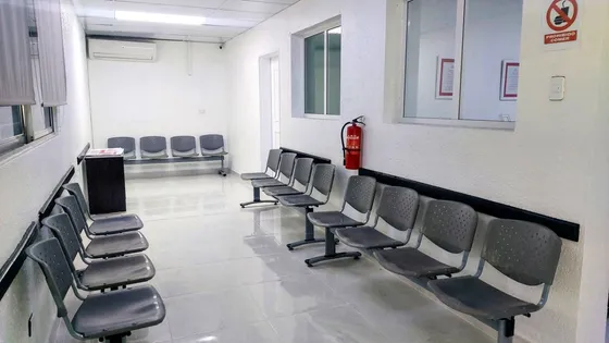 Local En Alquiler Para Consultorio, Edificio De Especialidades Medicas En Gazcue, Santo Domingo