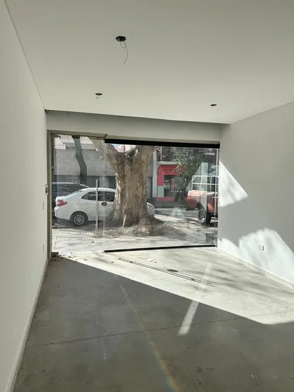 Venta Local Comercial A Estrenar En Abasto