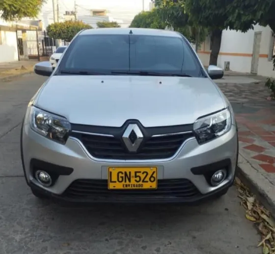 Renault Logan 1.6 Privilege / Intens