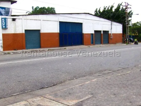 Erika Armeya Vende, Galpon En La Avenida De La Mata De Cabudare. Flex: 25-6491