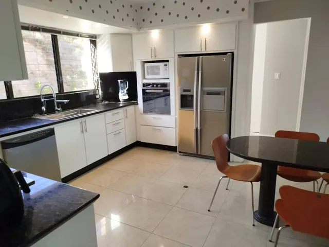 Apartamento De 300mts En El Parral Valencia Rj 