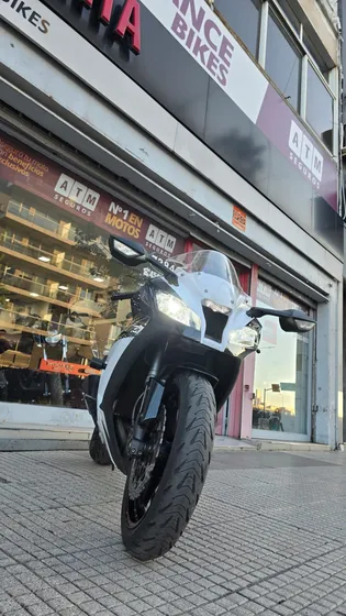 Kawasaki  Ninja Zx 10 R 2013 Performance Bikes