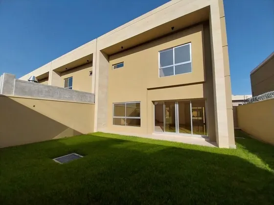 Lujoso Townhouse En Cumbres De Guataparo, Valencia. Keivis V