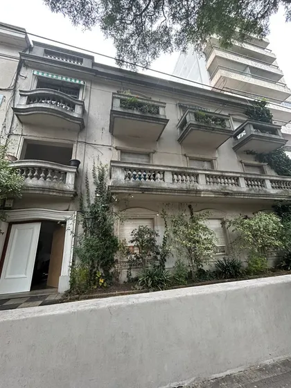 Alquiler Apartamento 2 Dormitorios Y Un Dormitorio De Servicio En Pocitos - Av. Brasil 2835