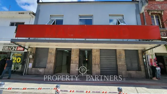 Impecable Local Comercial En Calle Varas, Puerto M...