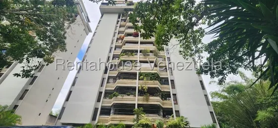 Moderno E Iluminado Apartamento En Clima De Montaña En La Urbanización Terrazas Del Avila.mls#26-20464 Gm