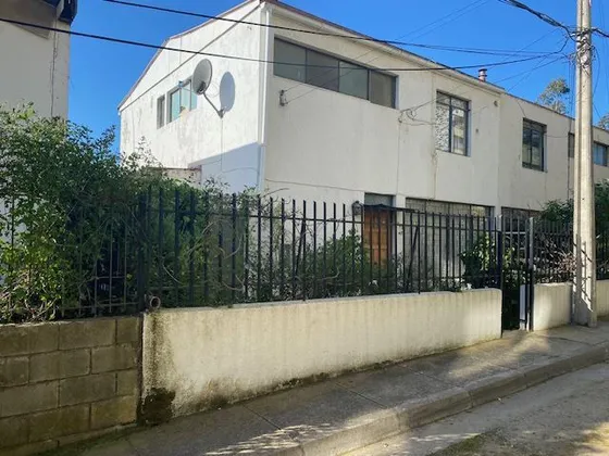 Casa En Venta De 3 Dorm. En Viña Del Mar