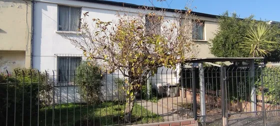 Amplia Casa 4 Dorm. 2 Baños (las Rejas/5 De Abril)