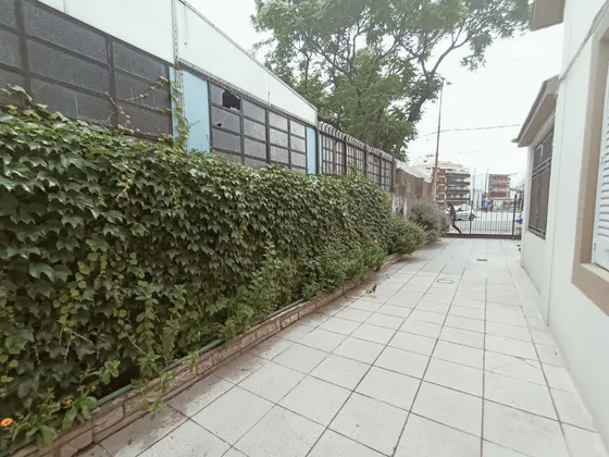 Venta Casa 5 Dormitorios Villa Raffo Con Cochera