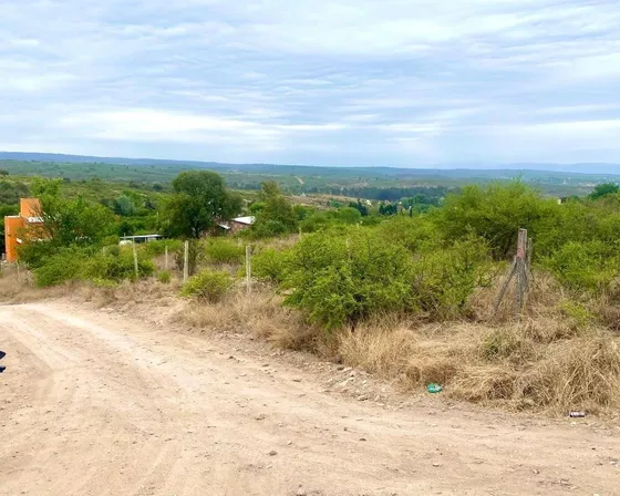 Lote En Venta A 6 Cuadras De La Ruta 38. Villa Parque Siquiman.