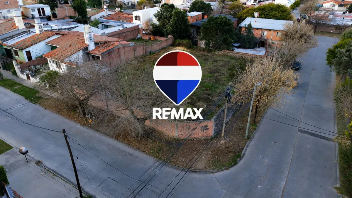 Corner Plot for Sale in La Loma Neighborhood