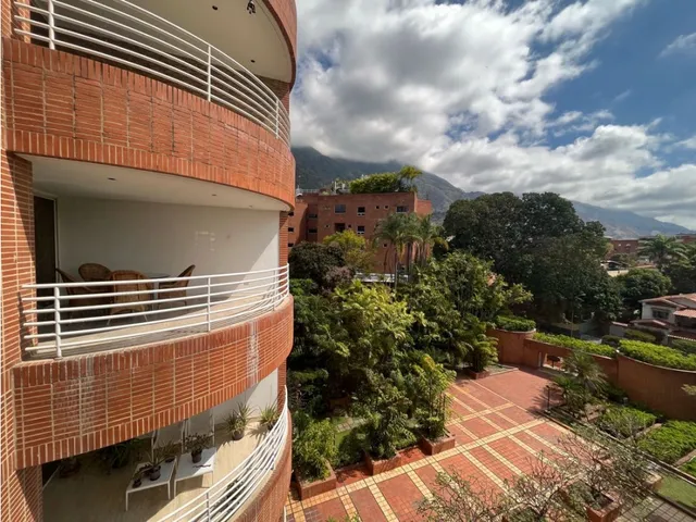 Se Vende Espectacular Apartamento En Altamira 570mts2 3h/5b/6p