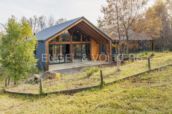 Moderna Casa Tipo Galpón A Pocos Minutos De Villarrica