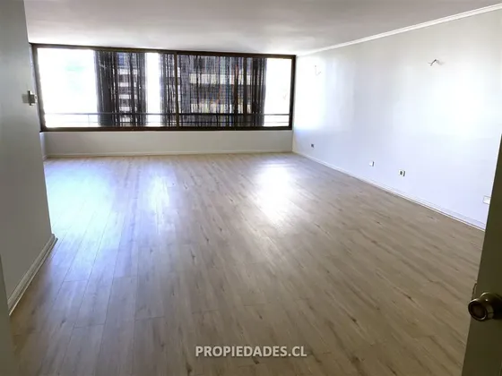 Departamento En Venta De 2 Dorm. En Las Condes