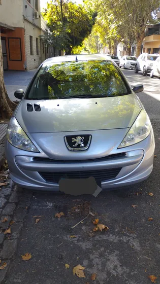 Peugeot 207 1.4 Sedan Active 75cv
